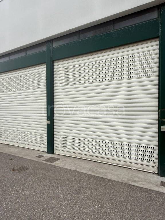 locale commerciale in affitto a Pisa in zona Ospedaletto