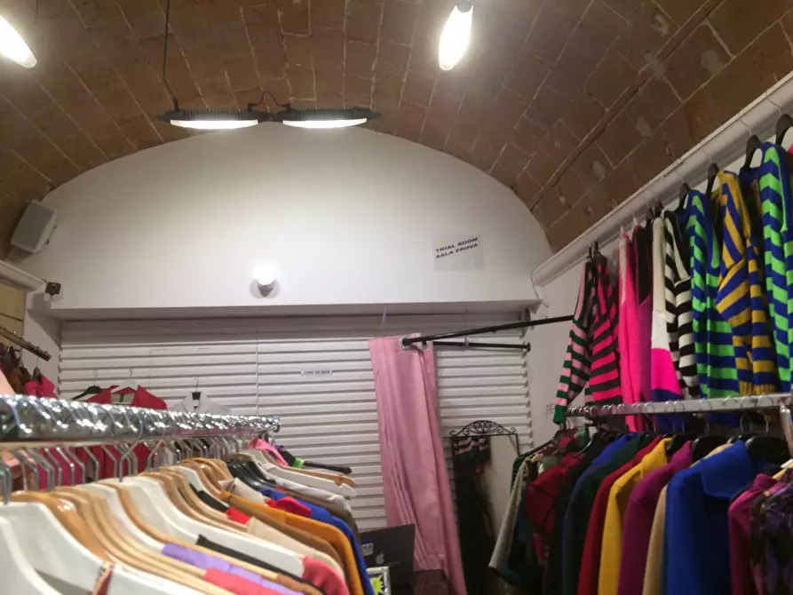 negozio in affitto a Pisa