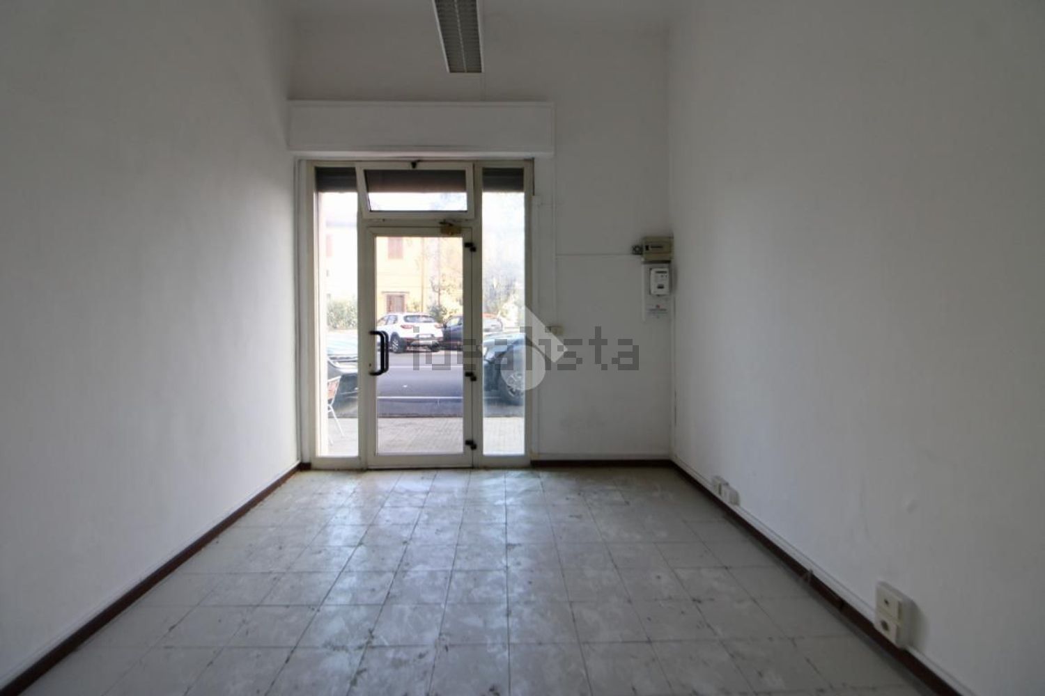 negozio in affitto a Pisa in zona Ospedaletto