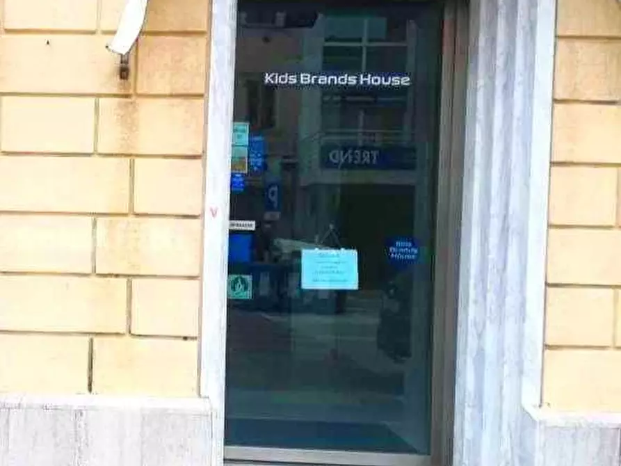 locale commerciale in affitto a Pisa