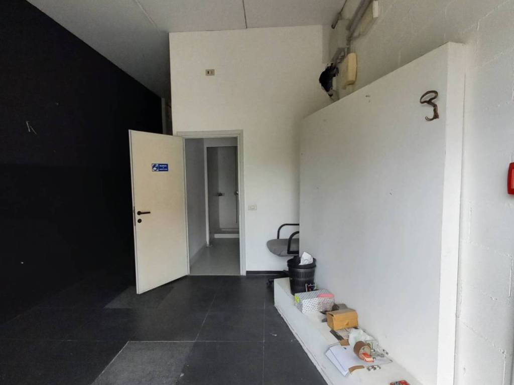 negozio in affitto a Pisa in zona Ospedaletto