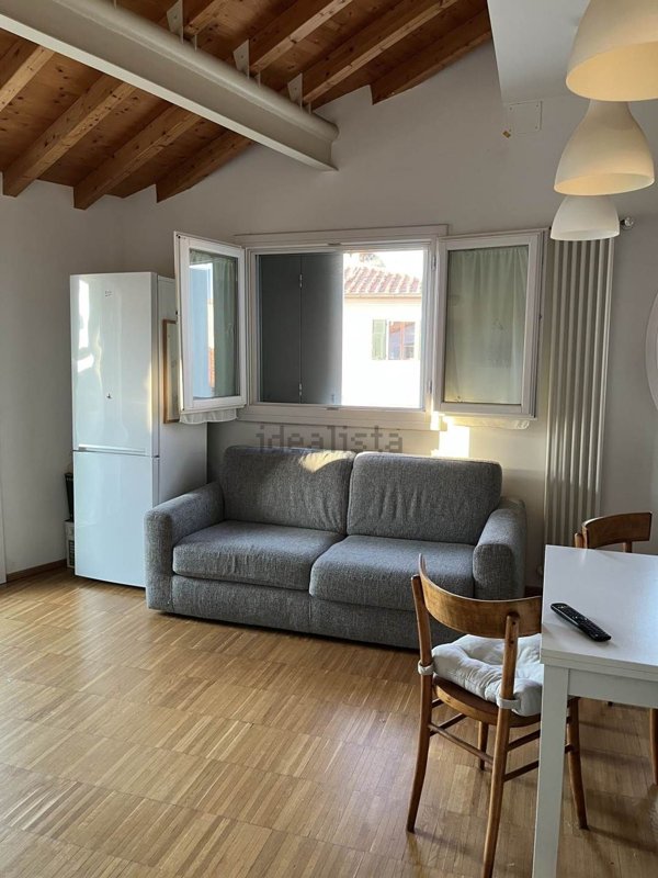 appartamento in affitto a Pisa in zona Lungarni