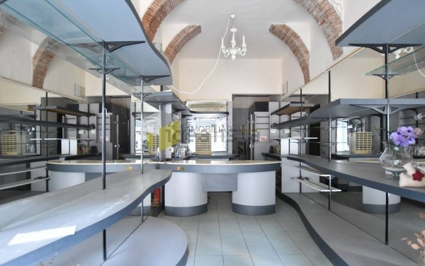 negozio in affitto a Pisa in zona Quartiere Santa Maria