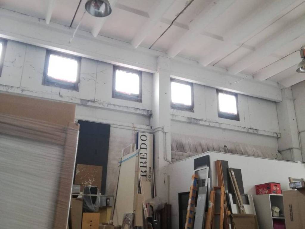 negozio in affitto a Pisa in zona Ospedaletto