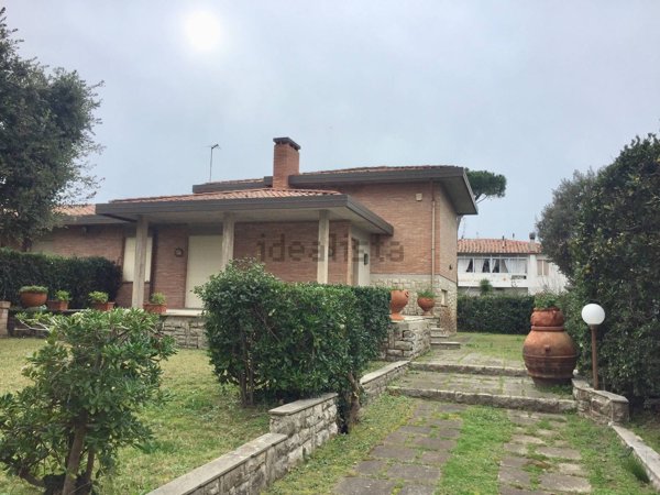 casa indipendente in affitto a Pisa in zona Tirrenia