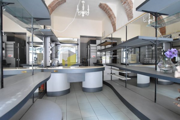 locale commerciale in affitto a Pisa in zona Centro Storico