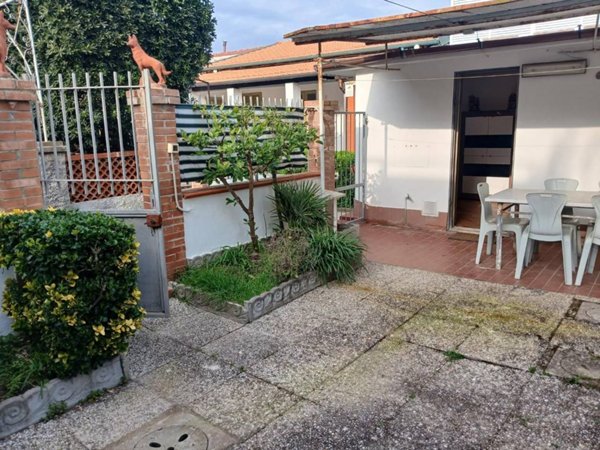 casa indipendente in affitto a Pisa in zona Marina di Pisa