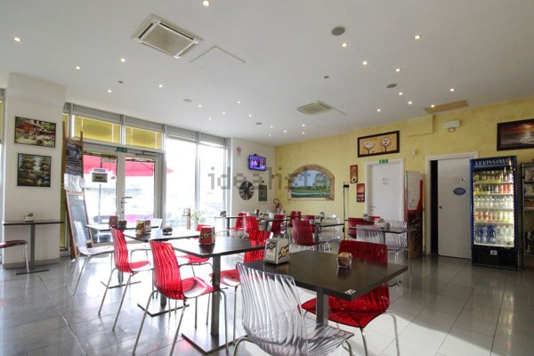 negozio in affitto a Pisa in zona Ospedaletto