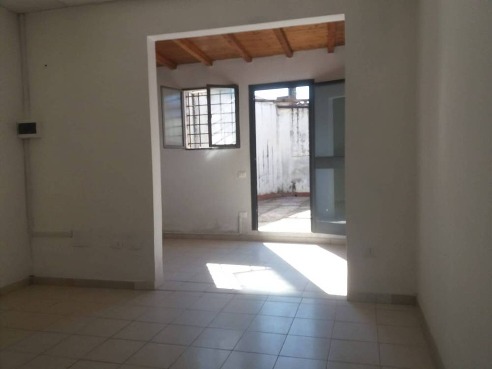 negozio in affitto a Pisa in zona Porta Nuova