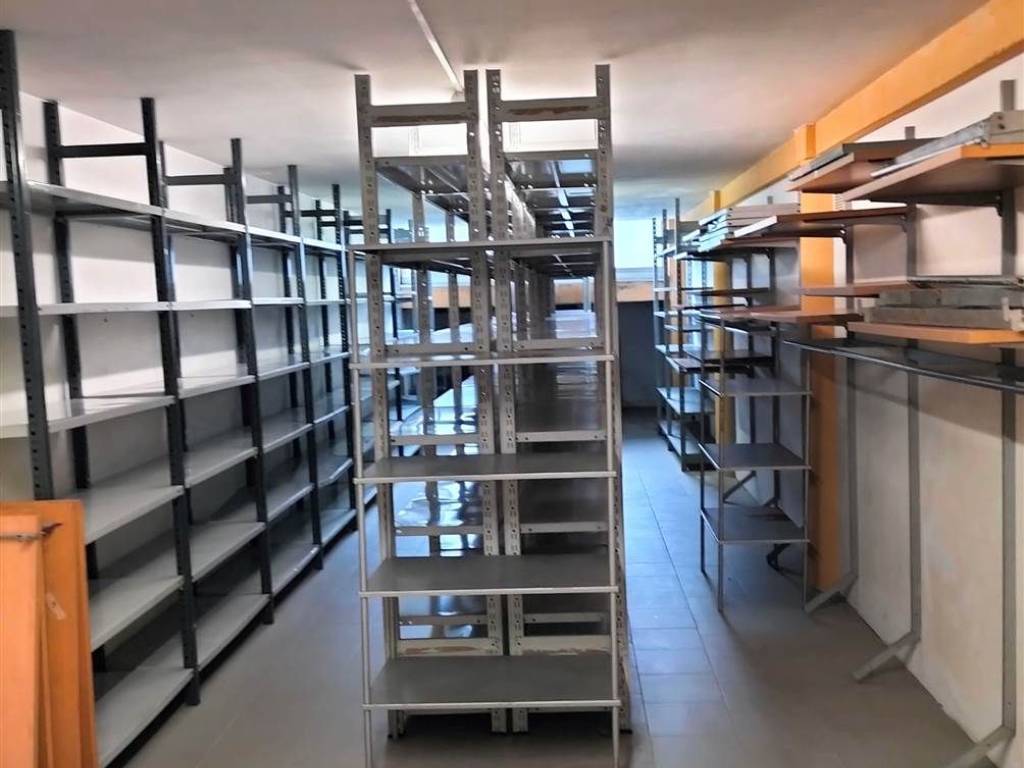 locale commerciale in affitto a Pisa in zona Le Piagge