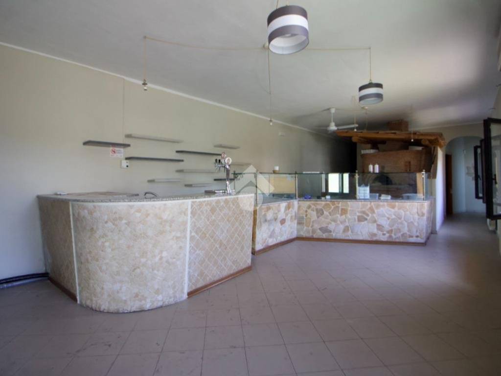 negozio in affitto a Pisa in zona Ospedaletto