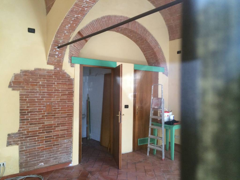 negozio in affitto a Pisa