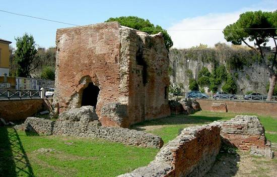 negozio in affitto a Pisa in zona Porta a Lucca