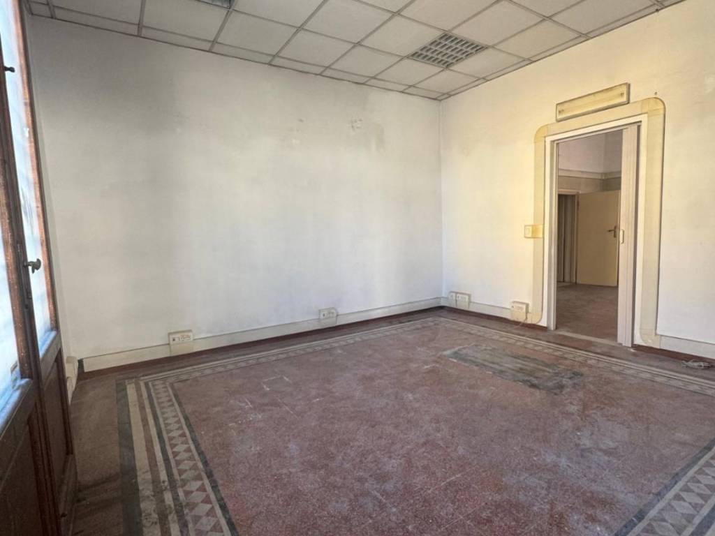 negozio in affitto a Pisa in zona Porta a Lucca