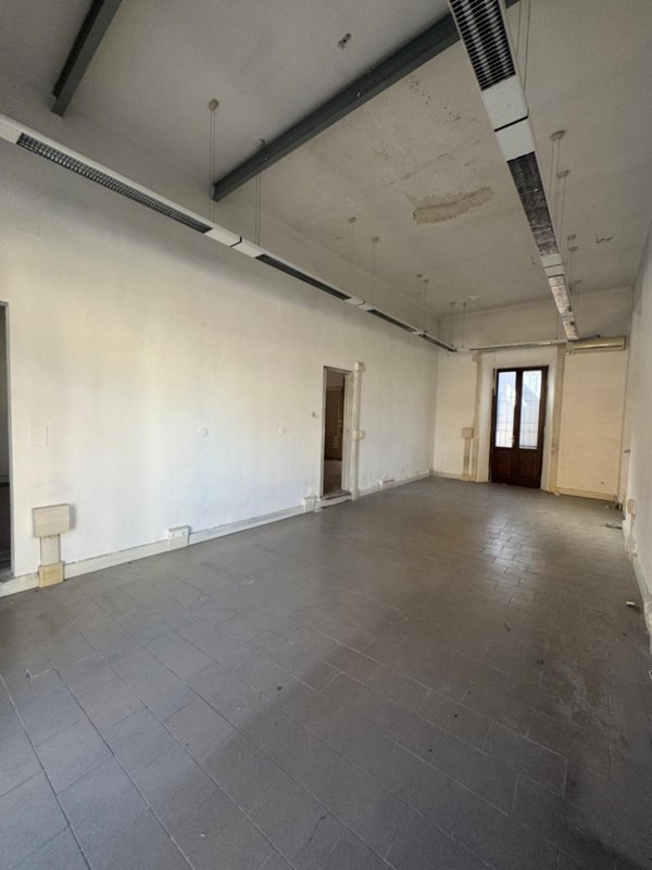 locale commerciale in affitto a Pisa in zona Ospedale Santa Chiara