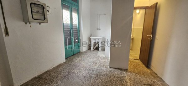 locale commerciale in affitto a Pisa