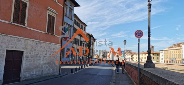 locale commerciale in affitto a Pisa in zona Lungarni
