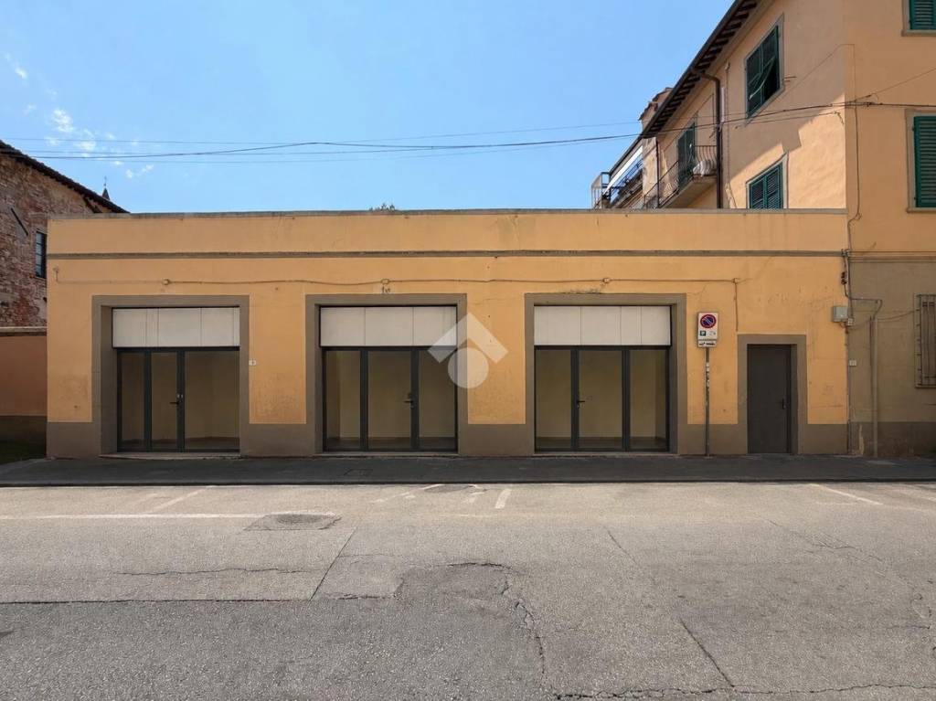 negozio in affitto a Pisa in zona Quartiere San Francesco