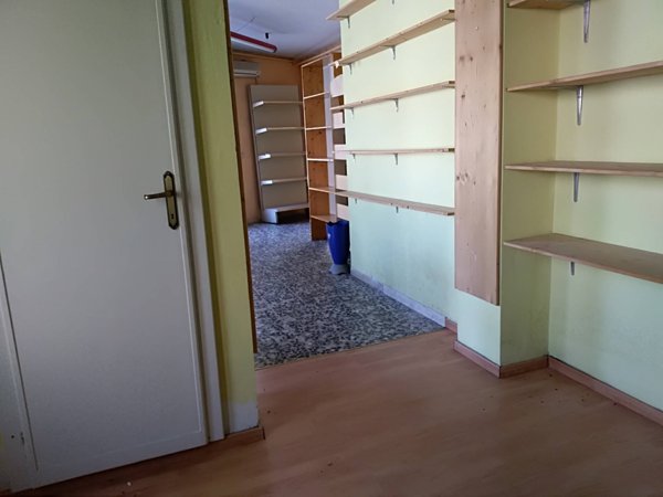 negozio in affitto a Pisa in zona Oratoio