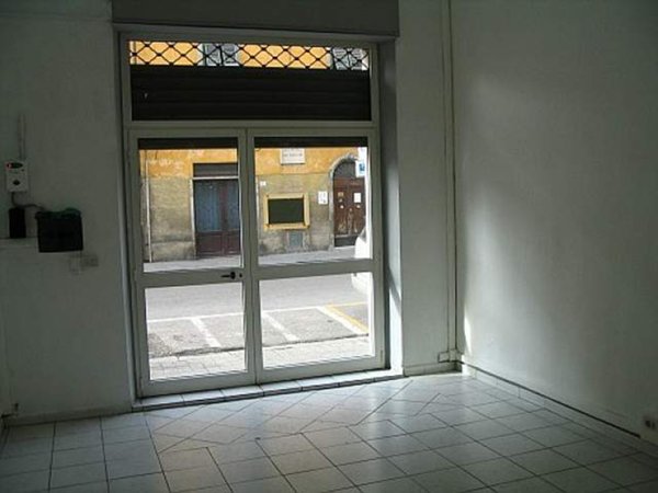 locale commerciale in affitto a Pisa