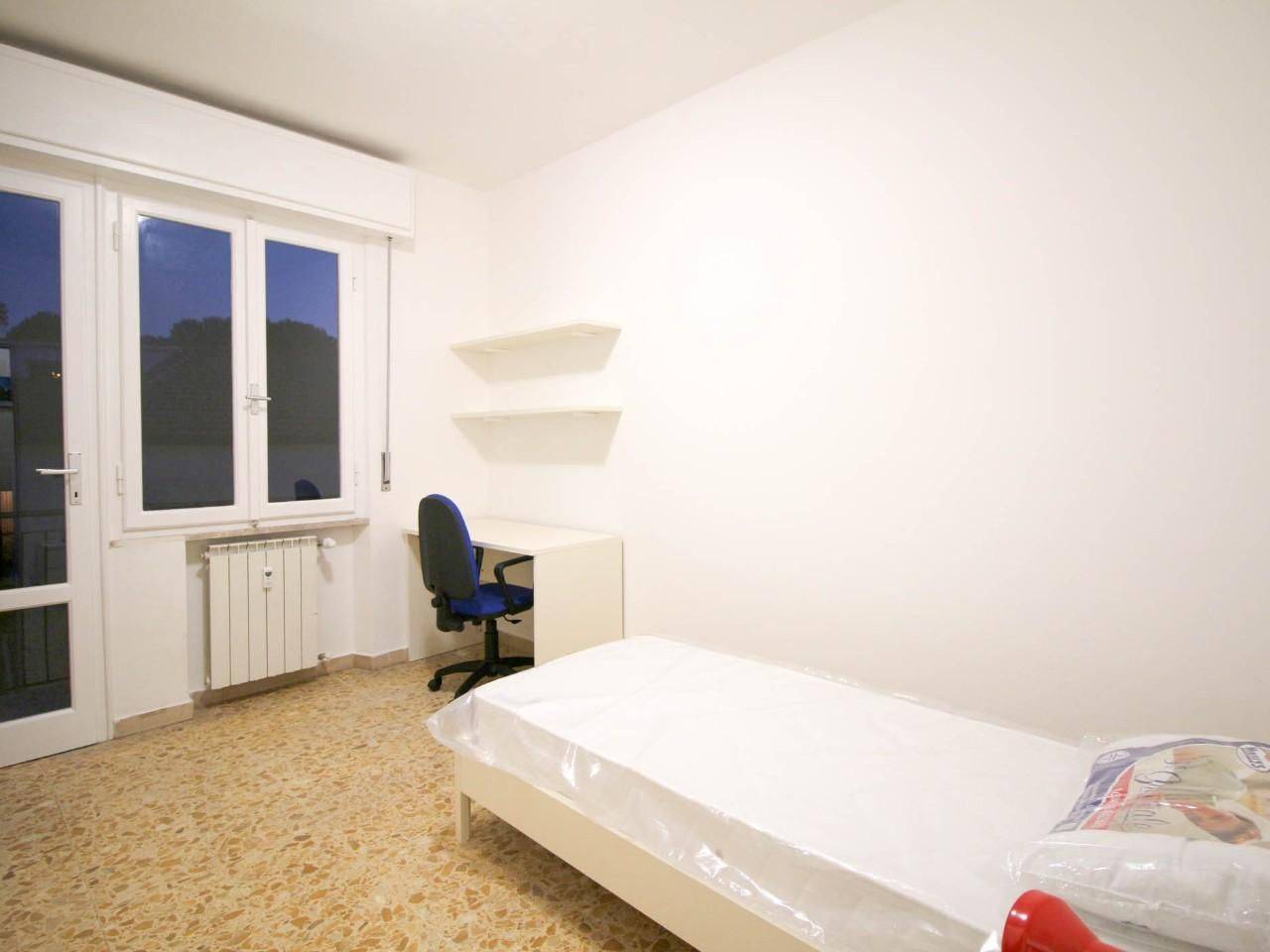 negozio in affitto a Pisa in zona Landi