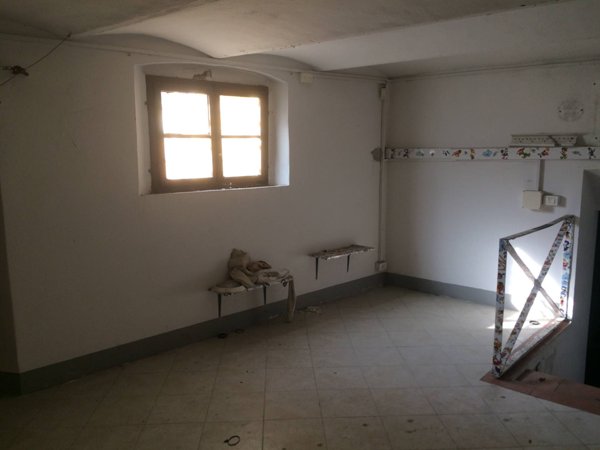 locale commerciale in affitto a Pisa