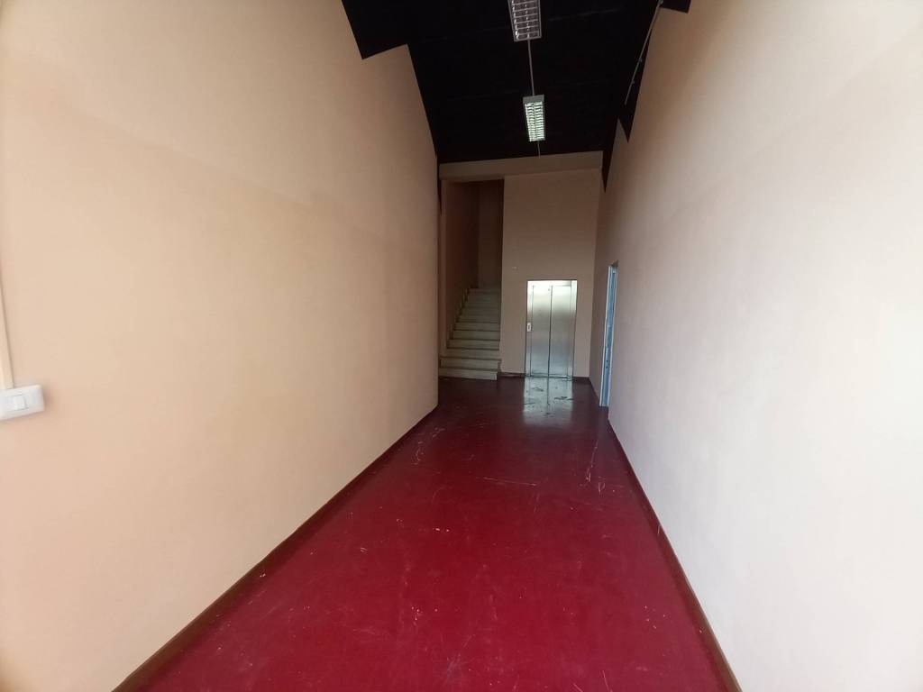 negozio in affitto a Ponsacco