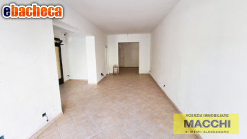 locale commerciale in affitto a Ponsacco