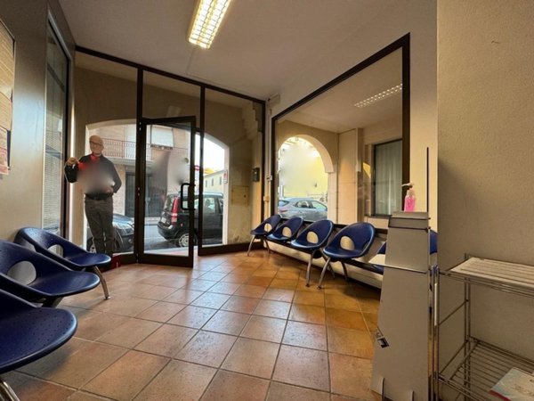 locale commerciale in affitto a Ponsacco