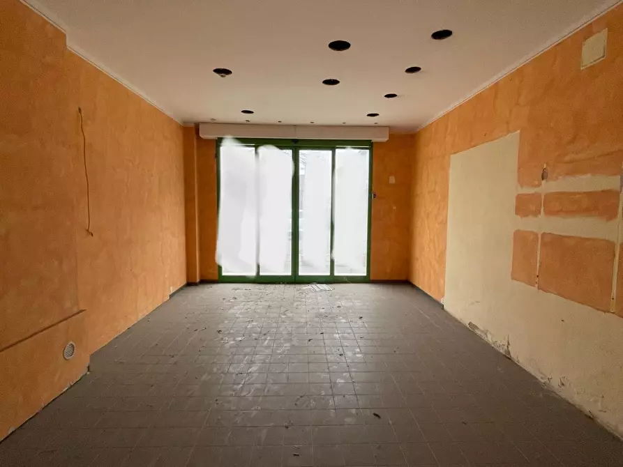 locale commerciale in affitto a Ponsacco