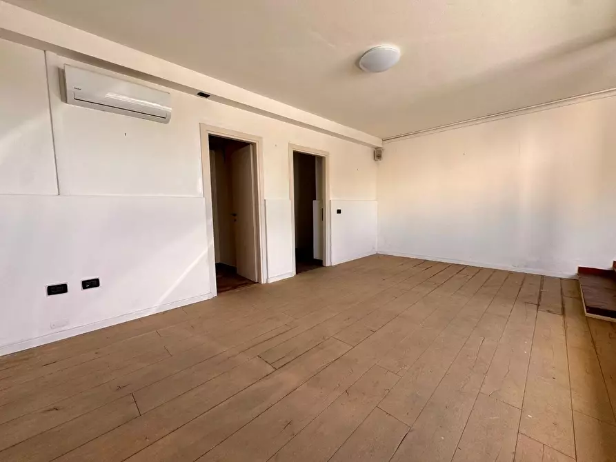 locale commerciale in affitto a Ponsacco