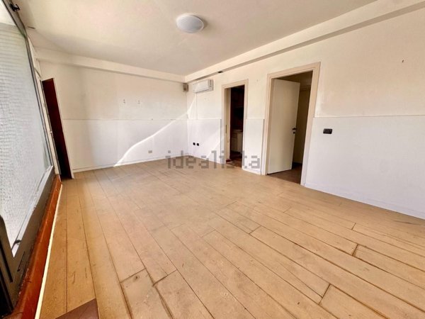 locale commerciale in affitto a Ponsacco