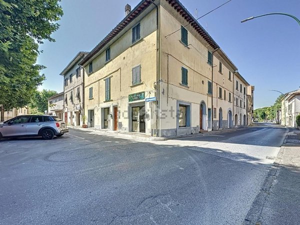 negozio in affitto a Ponsacco