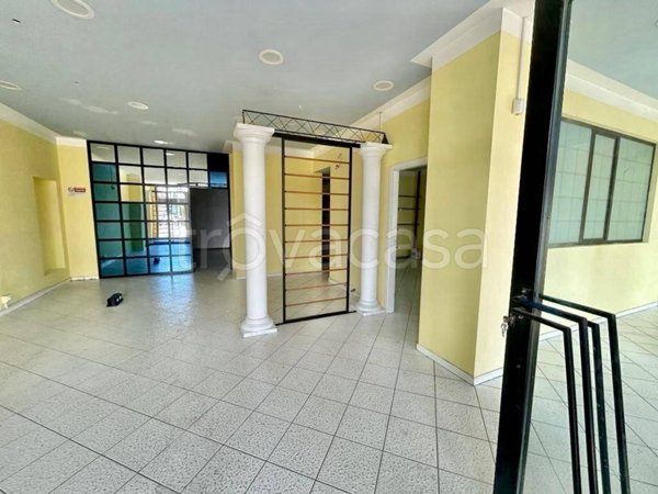 negozio in affitto a Ponsacco