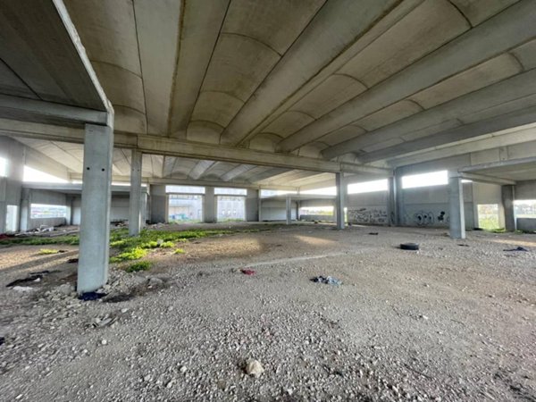 capannone in affitto a Ponsacco