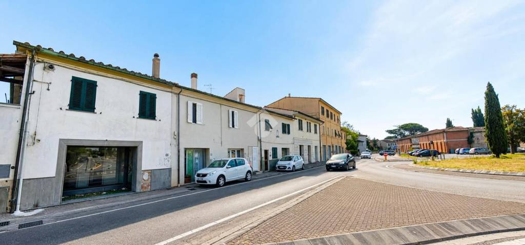negozio in affitto a Ponsacco
