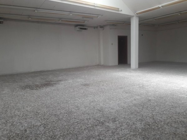 locale commerciale in affitto a Ponsacco