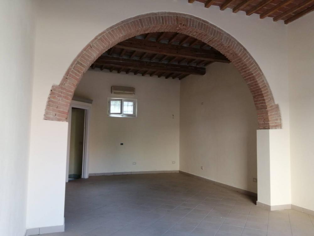locale commerciale in affitto a Ponsacco