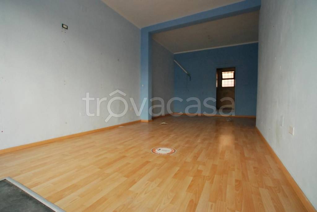 negozio in affitto a Pontedera