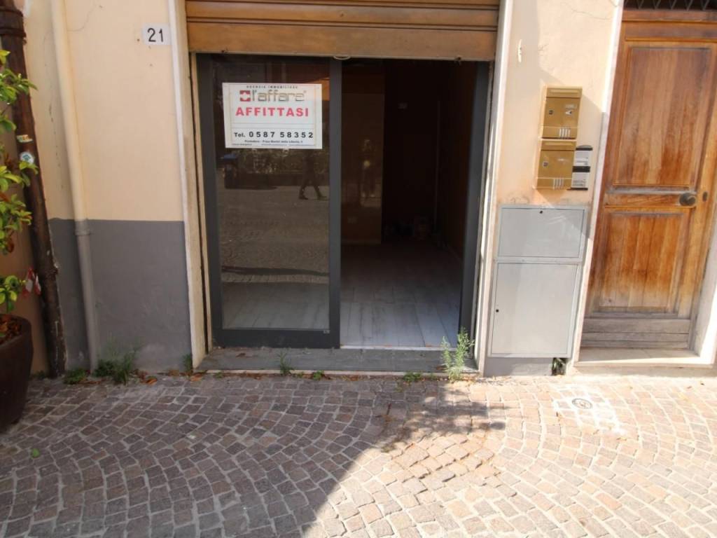 negozio in affitto a Pontedera