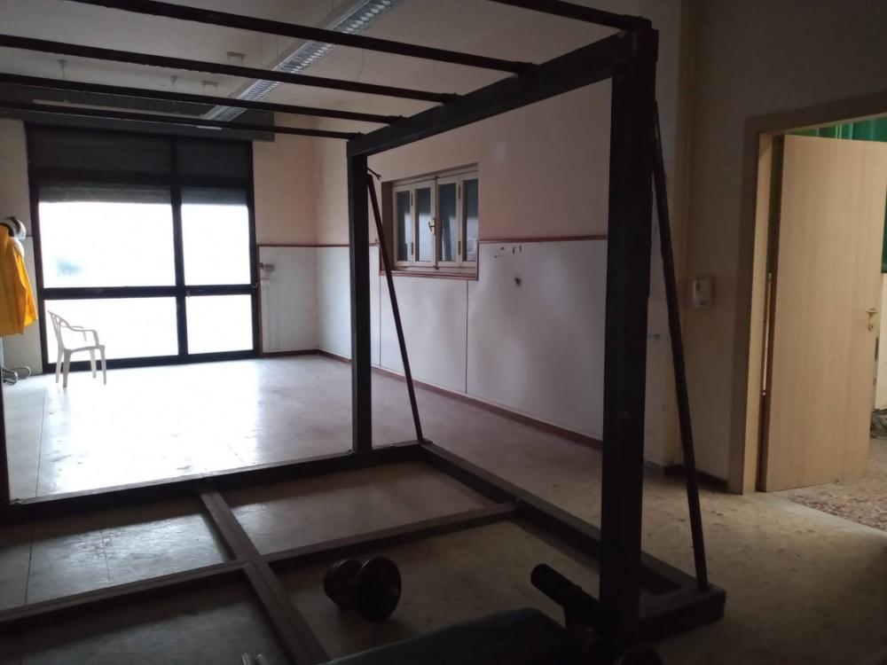 locale di sgombero in affitto a Pontedera