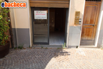 locale commerciale in affitto a Pontedera