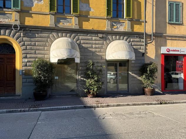 negozio in affitto a Pontedera