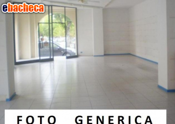 locale commerciale in affitto a Pontedera
