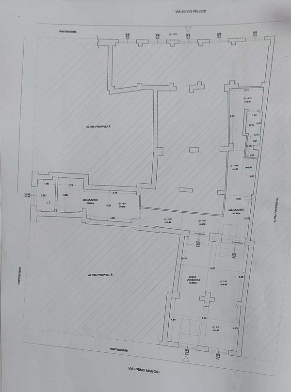 locale commerciale in affitto a Pontedera