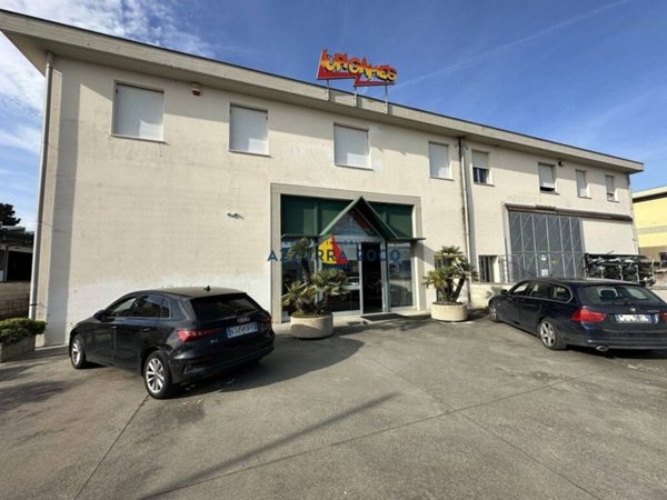 ufficio in affitto a Pontedera in zona Pietroconti