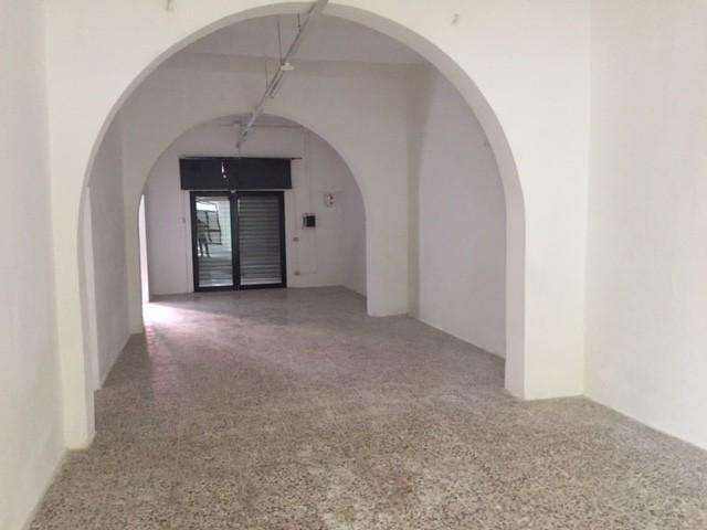 locale commerciale in affitto a Pontedera
