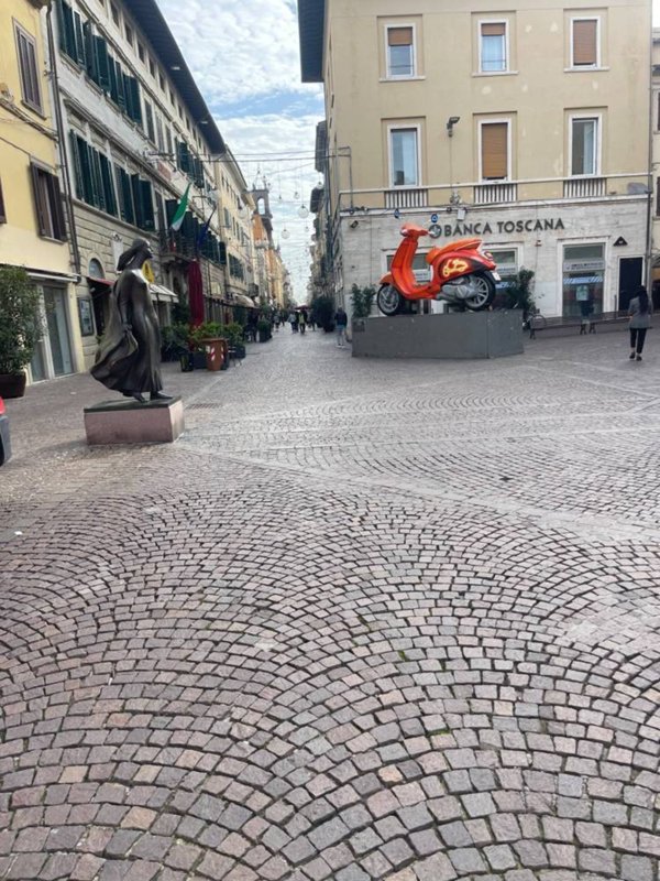 negozio in affitto a Pontedera