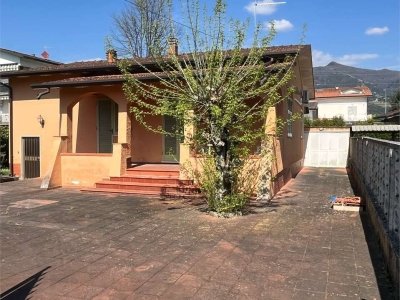 casa indipendente in affitto a Pontedera