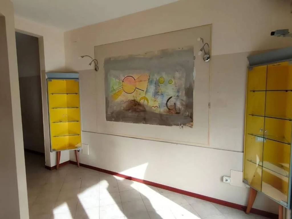 negozio in affitto a Pontedera